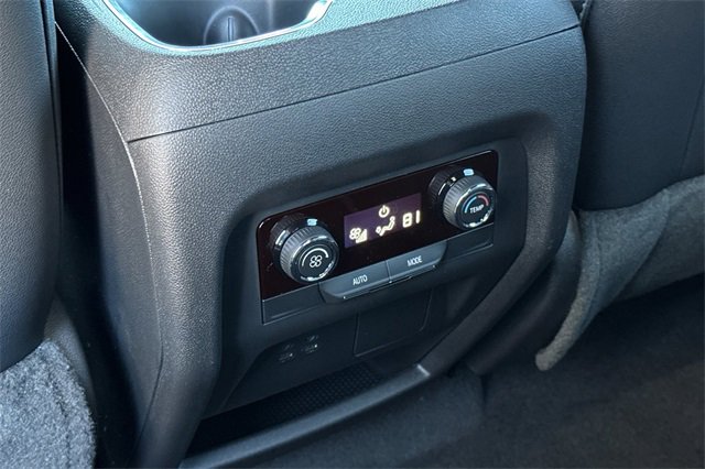 New 2026 Chevrolet Traverse LT image 17