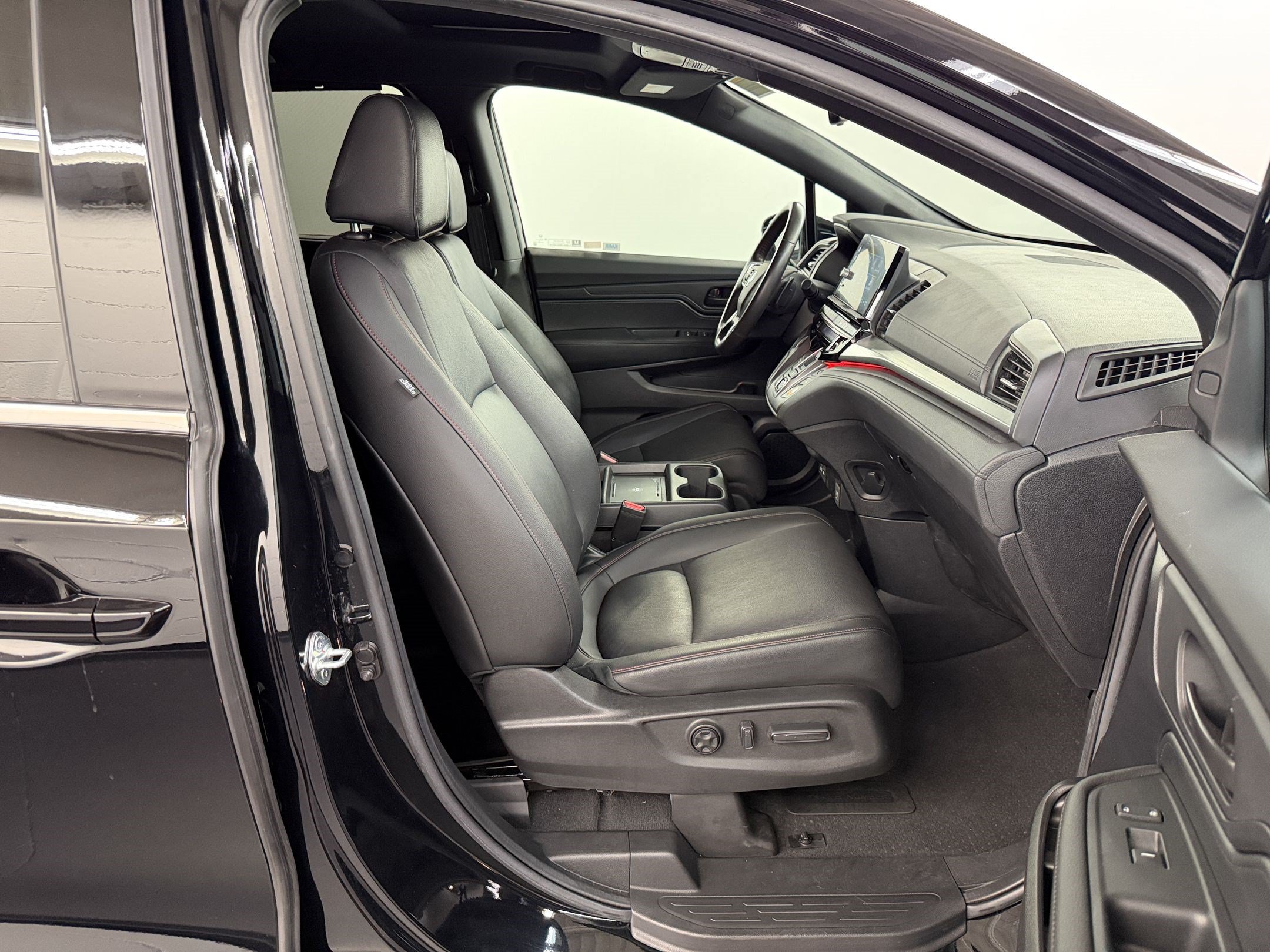 Certified 2025 Honda Odyssey Sport-L image 24