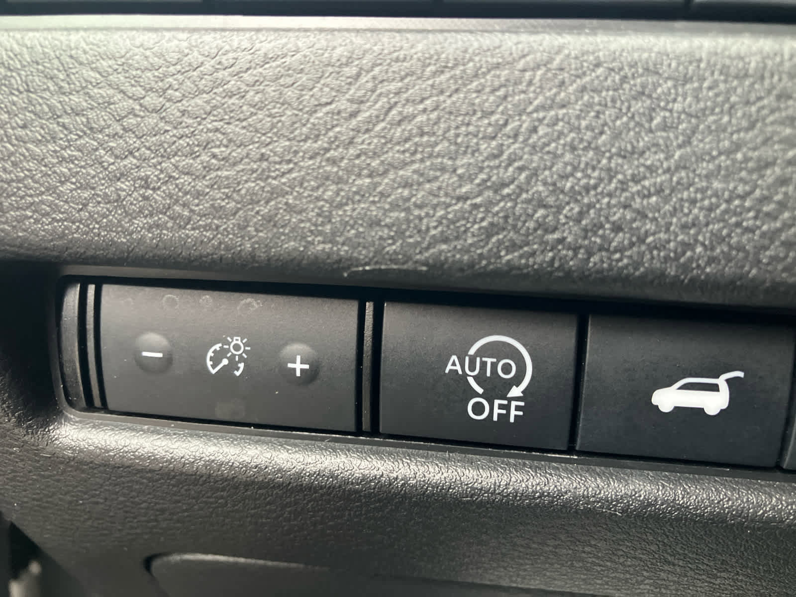 Used 2025 Nissan Rogue SV FWD image 14