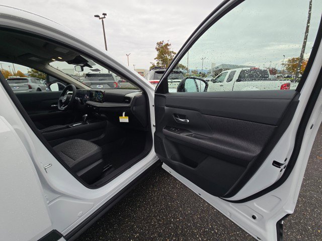 New 2026 Nissan Kicks SV w/ Cold Weather Package image 10