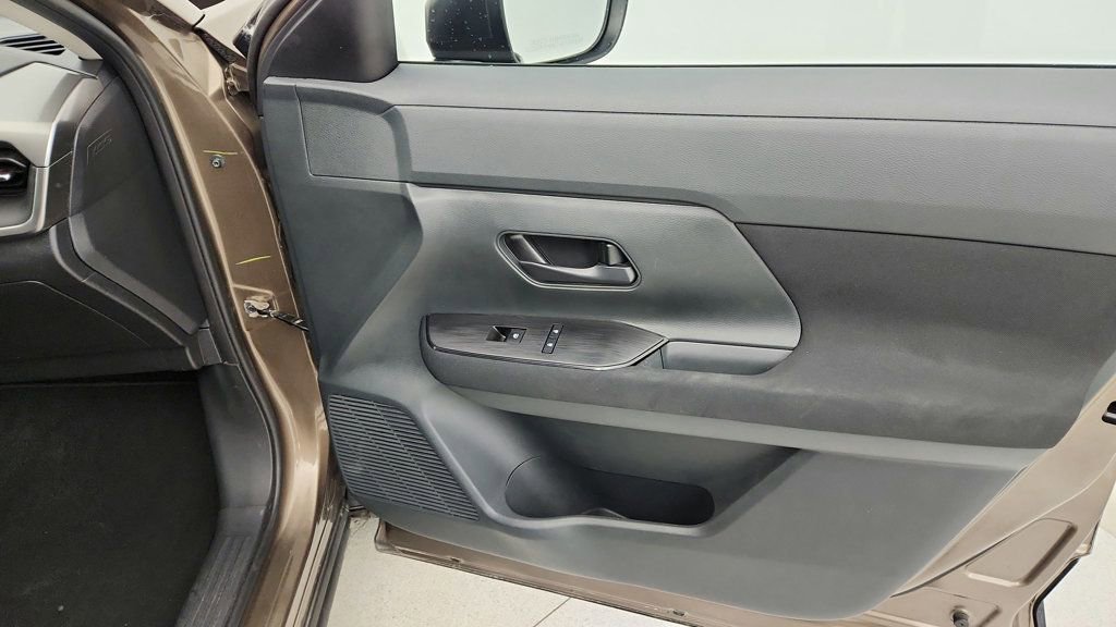 Used 2025 Nissan Kicks S image 24