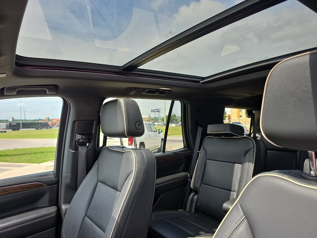Used 2022 Chevrolet Tahoe Premier w/ Texas Edition AWD/4WD image 9