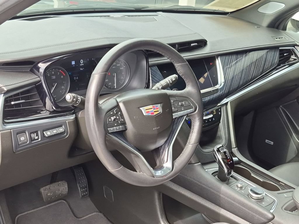 Certified 2024 Cadillac XT6 Premium Luxury w/ Technology Package FWD image 2