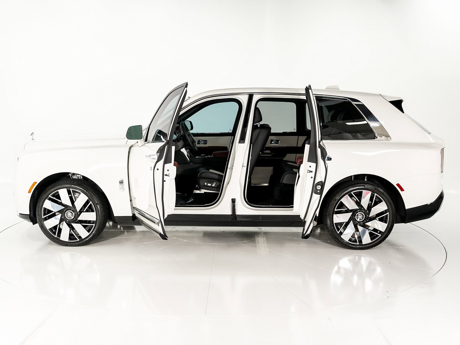 Certified 2025 Rolls-Royce Cullinan image 9