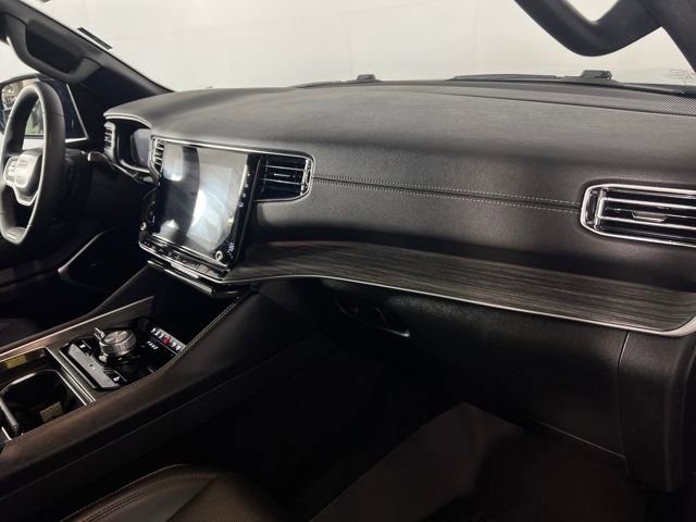 Used 2023 Jeep Wagoneer Series II w/ HD Trailer Tow Package image 29