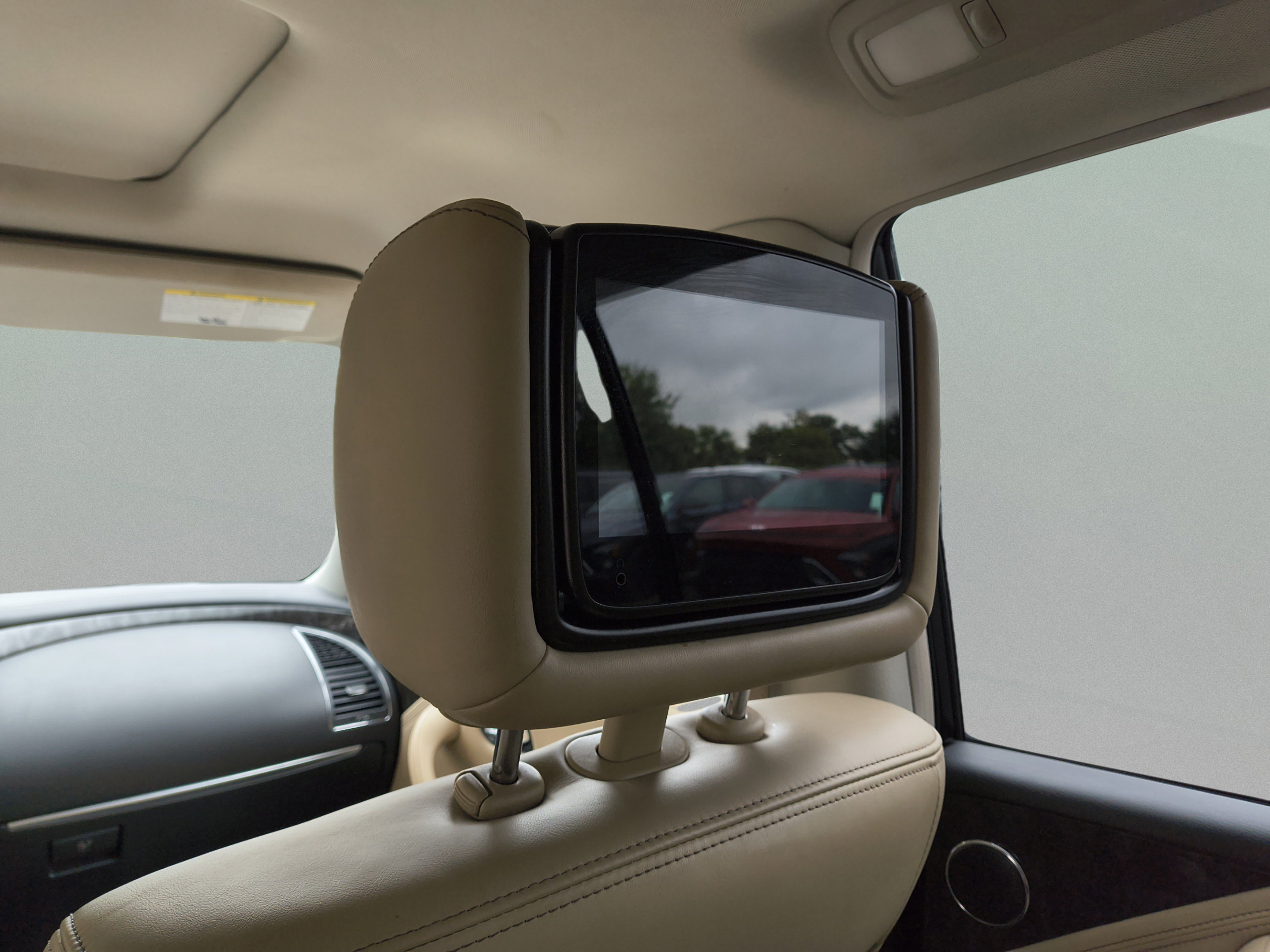 Certified 2022 Nissan Armada Platinum w/ Captain's Chairs Package RWD image 18