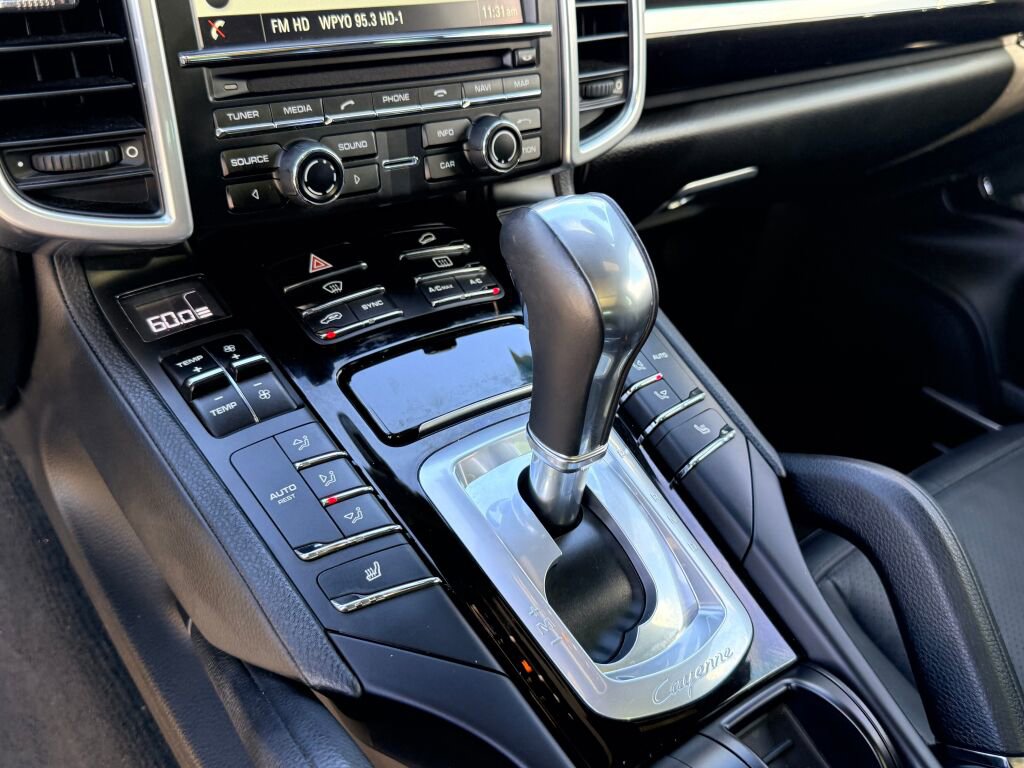 Used 2016 Porsche Cayenne image 22