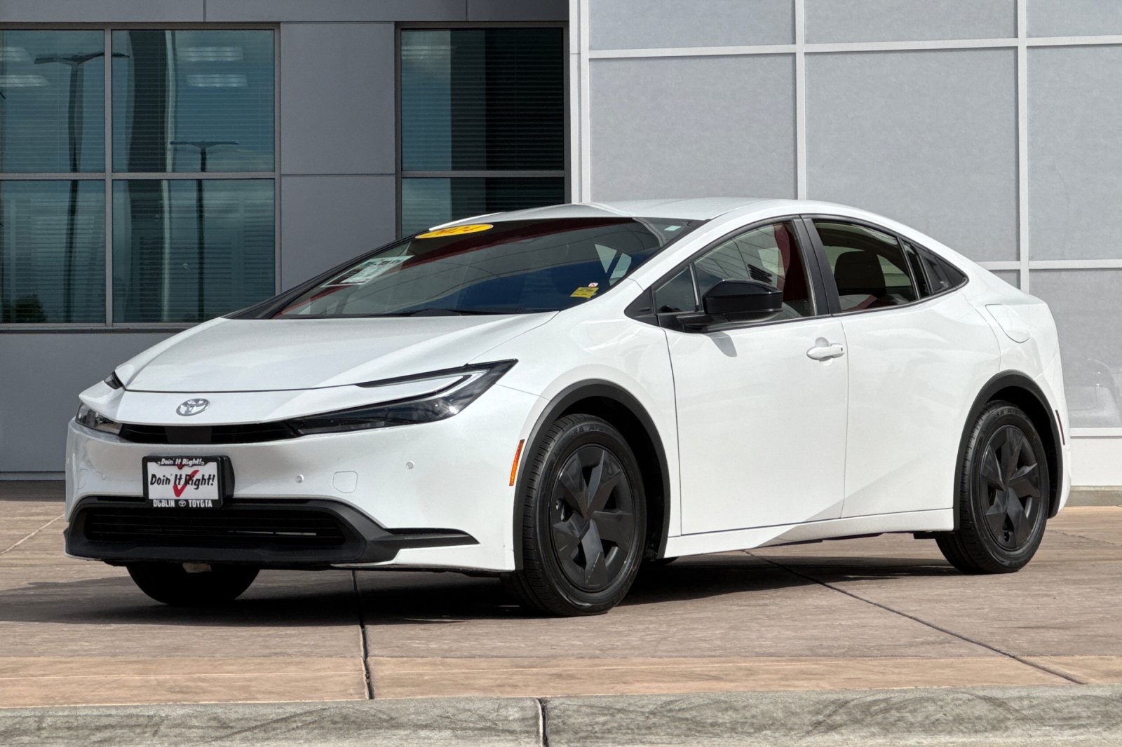 Used 2024 Toyota Prius LE FWD image 8