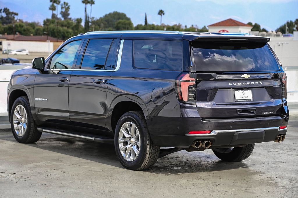 Used 2025 Chevrolet Suburban Premier image 7