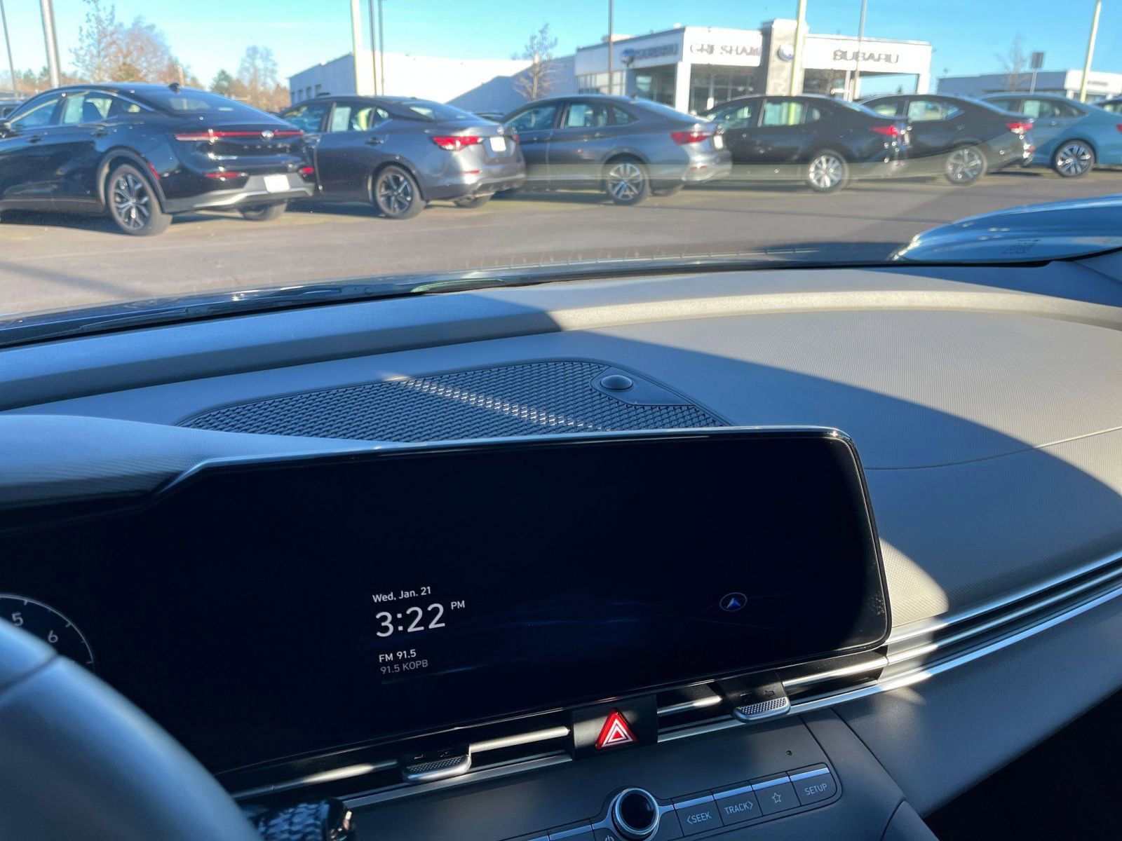 Used 2025 Hyundai Elantra SEL image 18