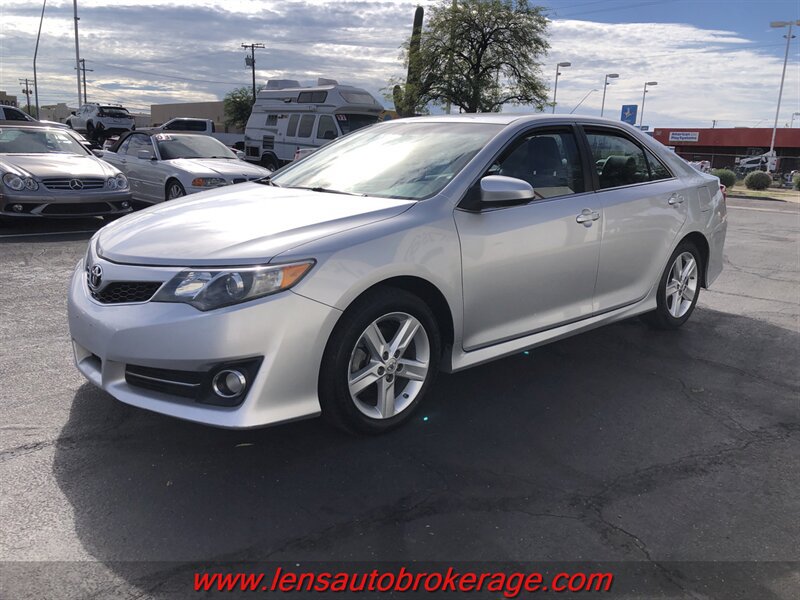 Used 2014 Toyota Camry SE FWD image 4