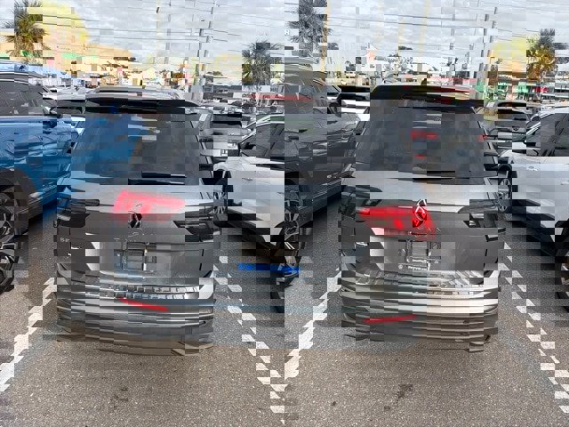 Certified 2023 Volkswagen Tiguan SE w/ Panoramic Sunroof Package image 8