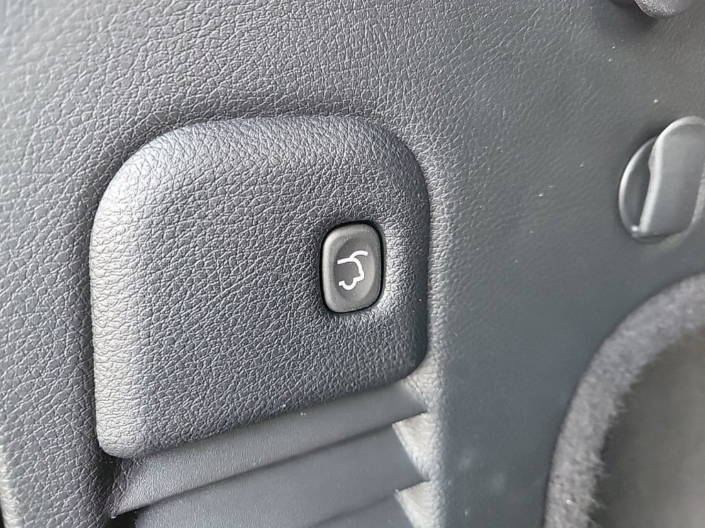 Used 2020 Jeep Grand Cherokee Altitude AWD/4WD image 19