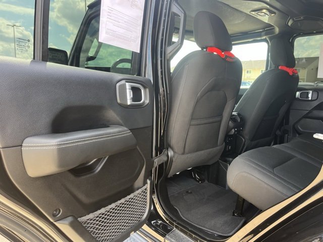 Used 2019 Jeep Wrangler Unlimited Sahara image 37