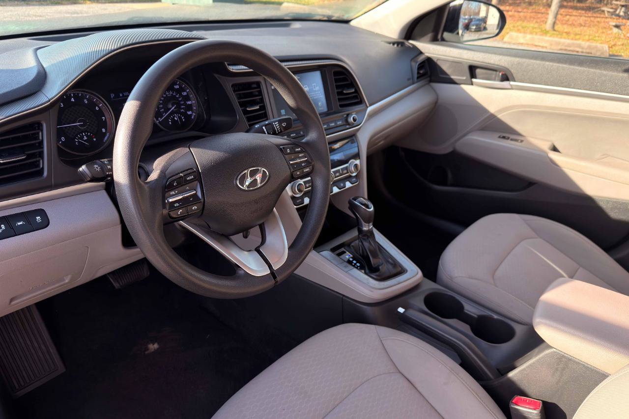 Used 2020 Hyundai Elantra SEL FWD image 16