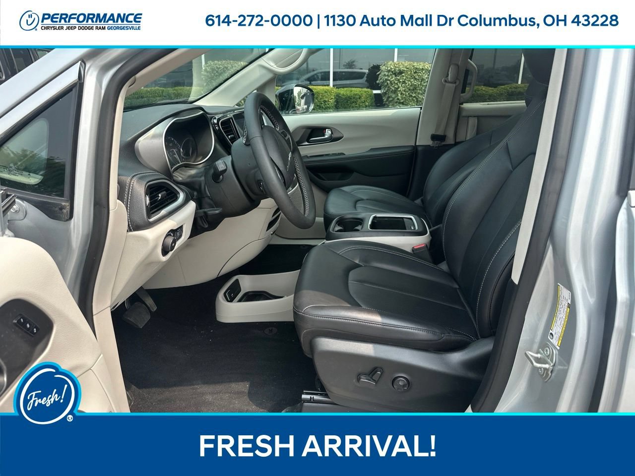 Used 2024 Chrysler Pacifica Touring-L AWD/4WD image 12