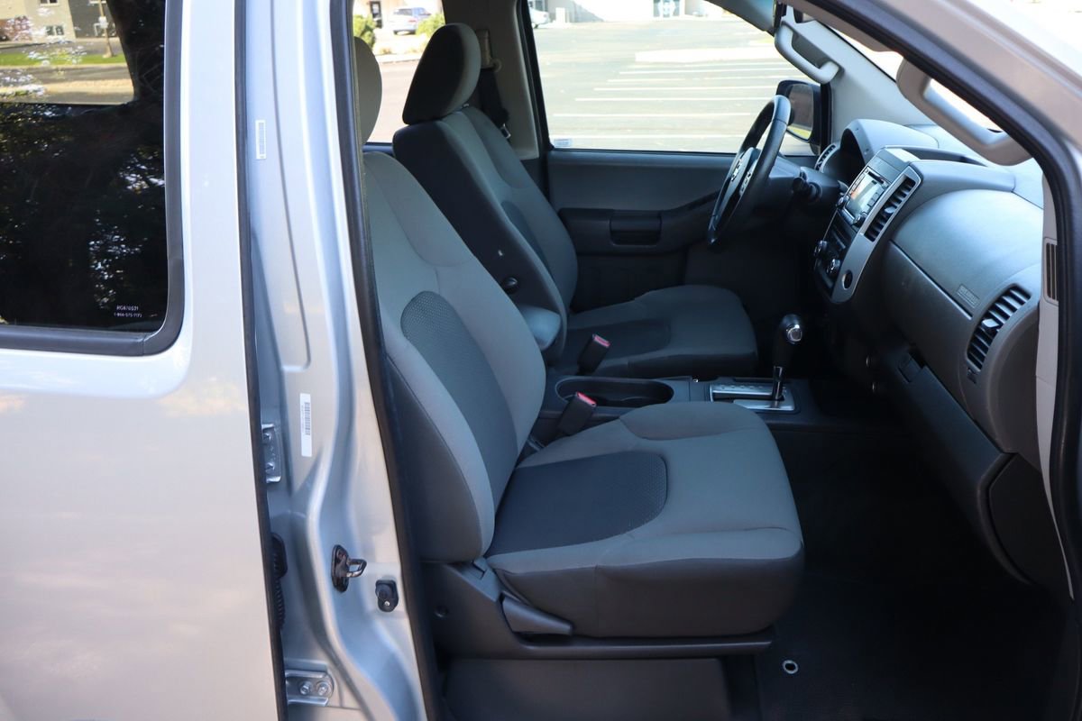Used 2015 Nissan Xterra S image 22