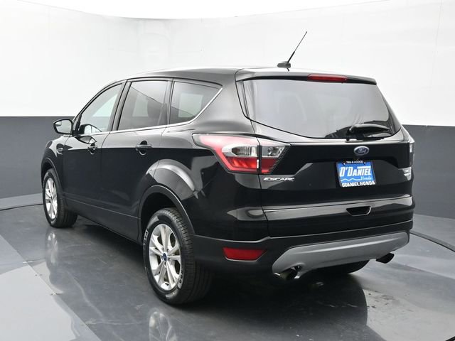 Used 2017 Ford Escape SE image 3