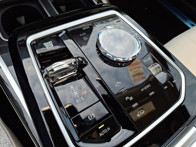 New 2026 BMW 750e xDrive w/ Executive Package image 15
