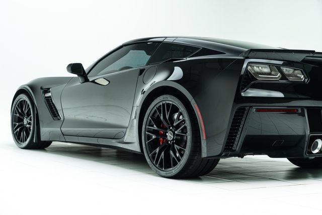 Used 2015 Chevrolet Corvette Z06 w/ 3LZ Preferred Equipment Group RWD image 19
