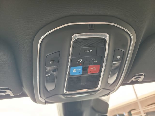 Used 2023 Jeep Wagoneer L Series II AWD/4WD image 20