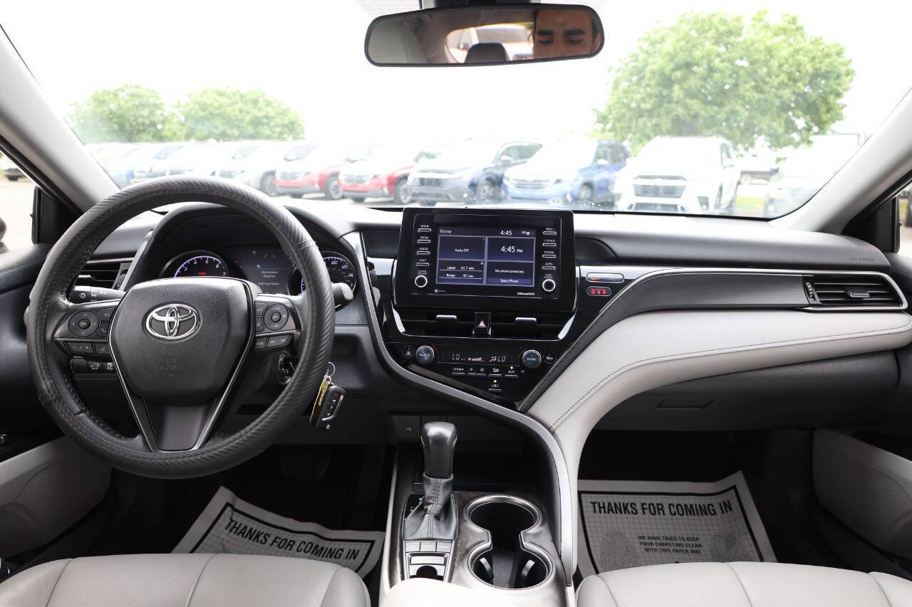Used 2022 Toyota Camry SE AWD/4WD image 14