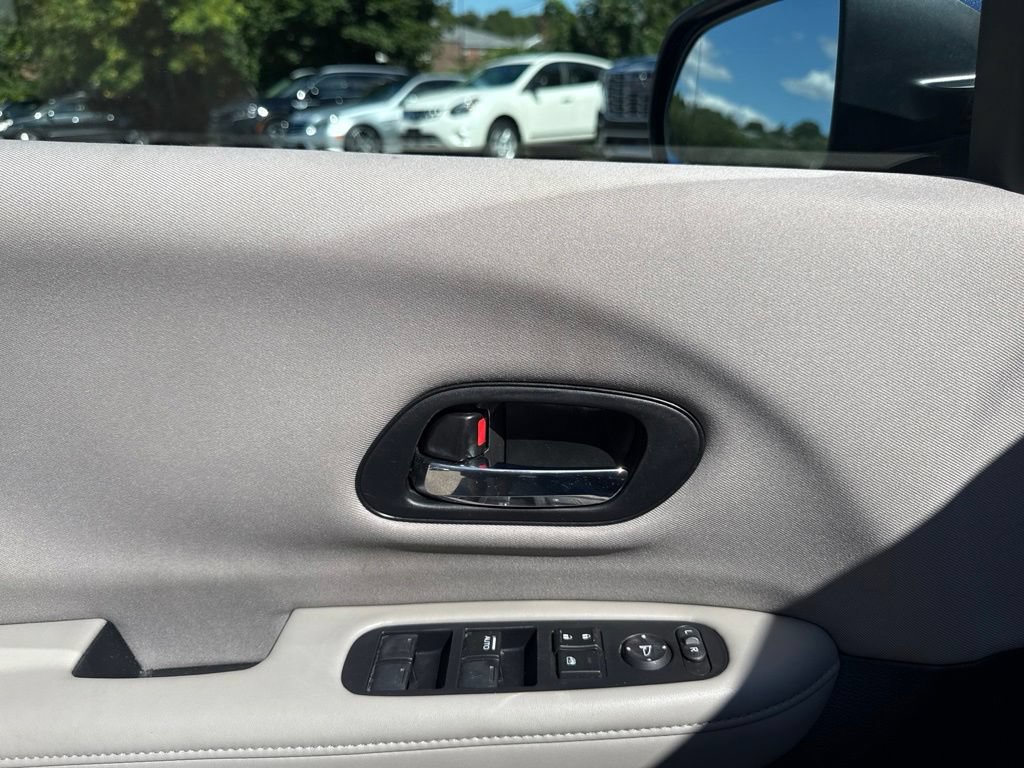 Used 2016 Honda HR-V LX image 13