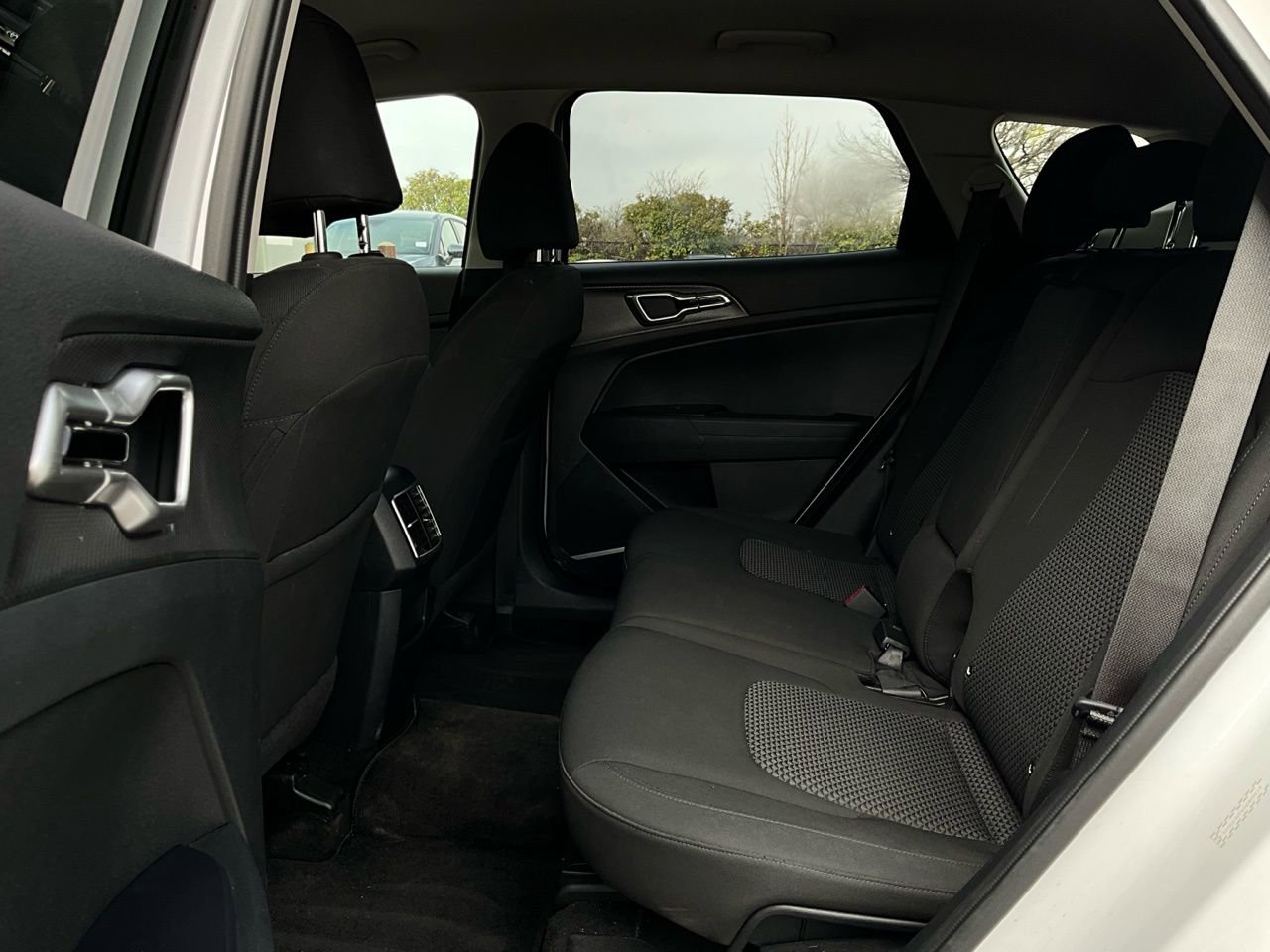 Used 2025 Kia Sportage LX image 11