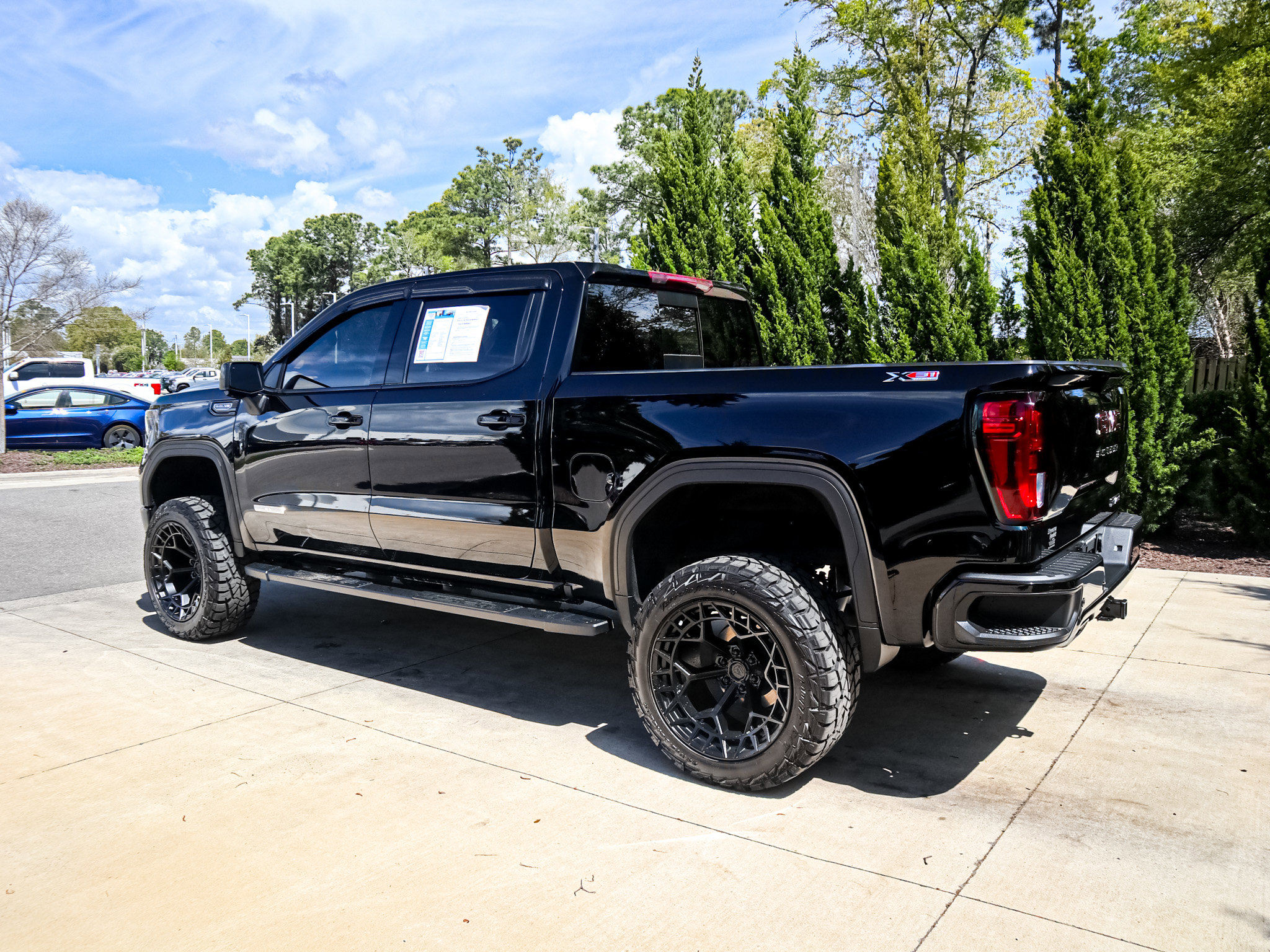 Used 2024 GMC Sierra 1500 Elevation w/ Preferred Package image 7