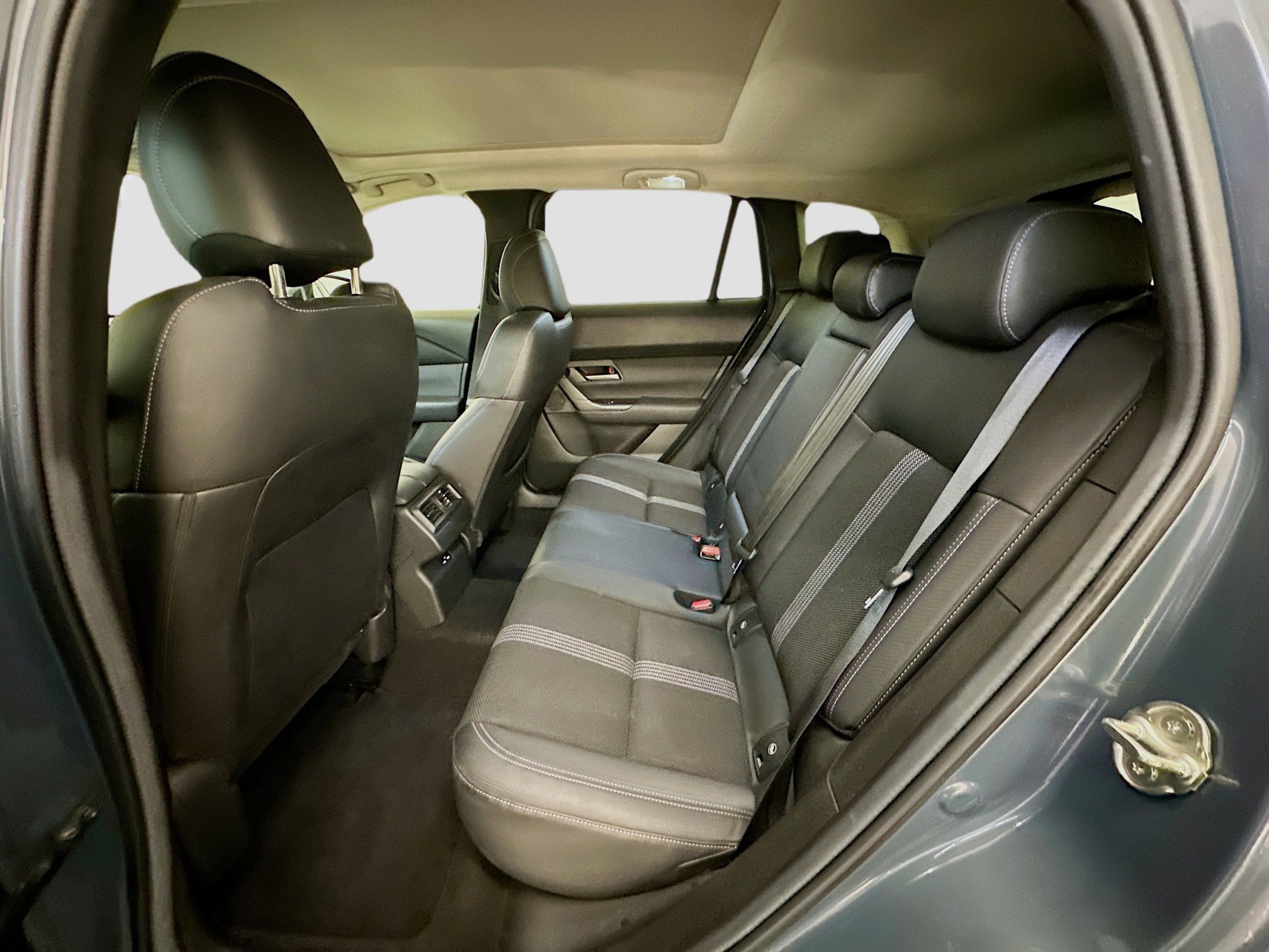 Used 2024 MAZDA CX-50 AWD 2.5 S w/ Premium Package image 29