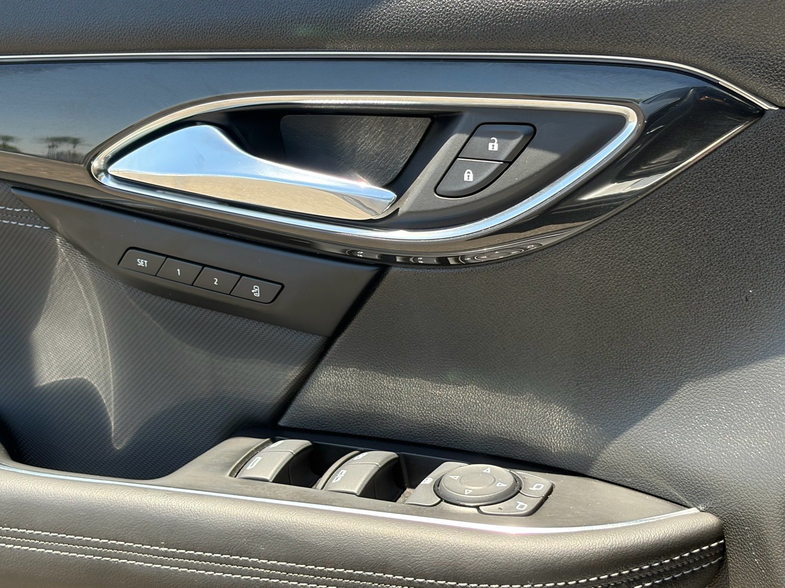 Used 2025 Buick Envision Preferred AWD/4WD image 26