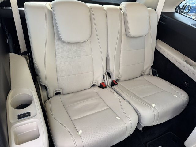 Used 2024 Mercedes-Benz GLS 450 4MATIC image 9