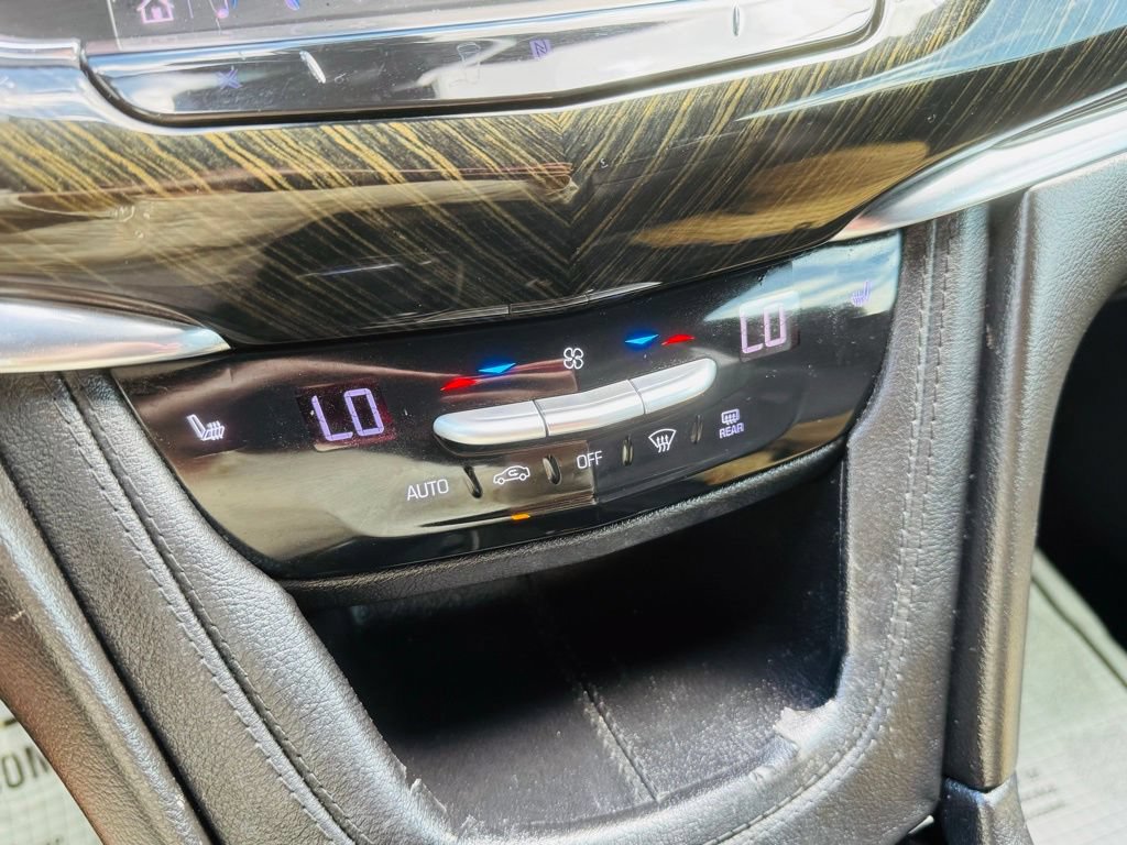 Used 2020 Cadillac XT6 Premium Luxury FWD image 23