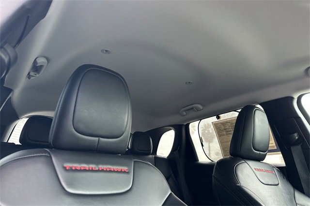 Used 2019 Jeep Cherokee Trailhawk image 20
