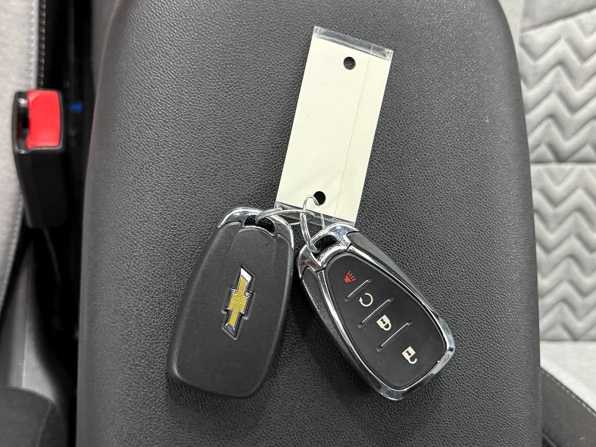 Used 2023 Chevrolet Equinox LS w/ Midnight Edition FWD image 25