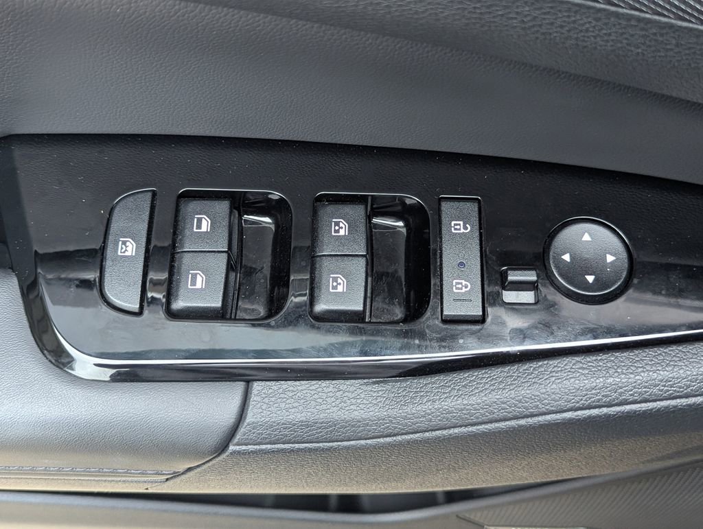 Used 2025 Kia Sportage SX AWD/4WD image 18