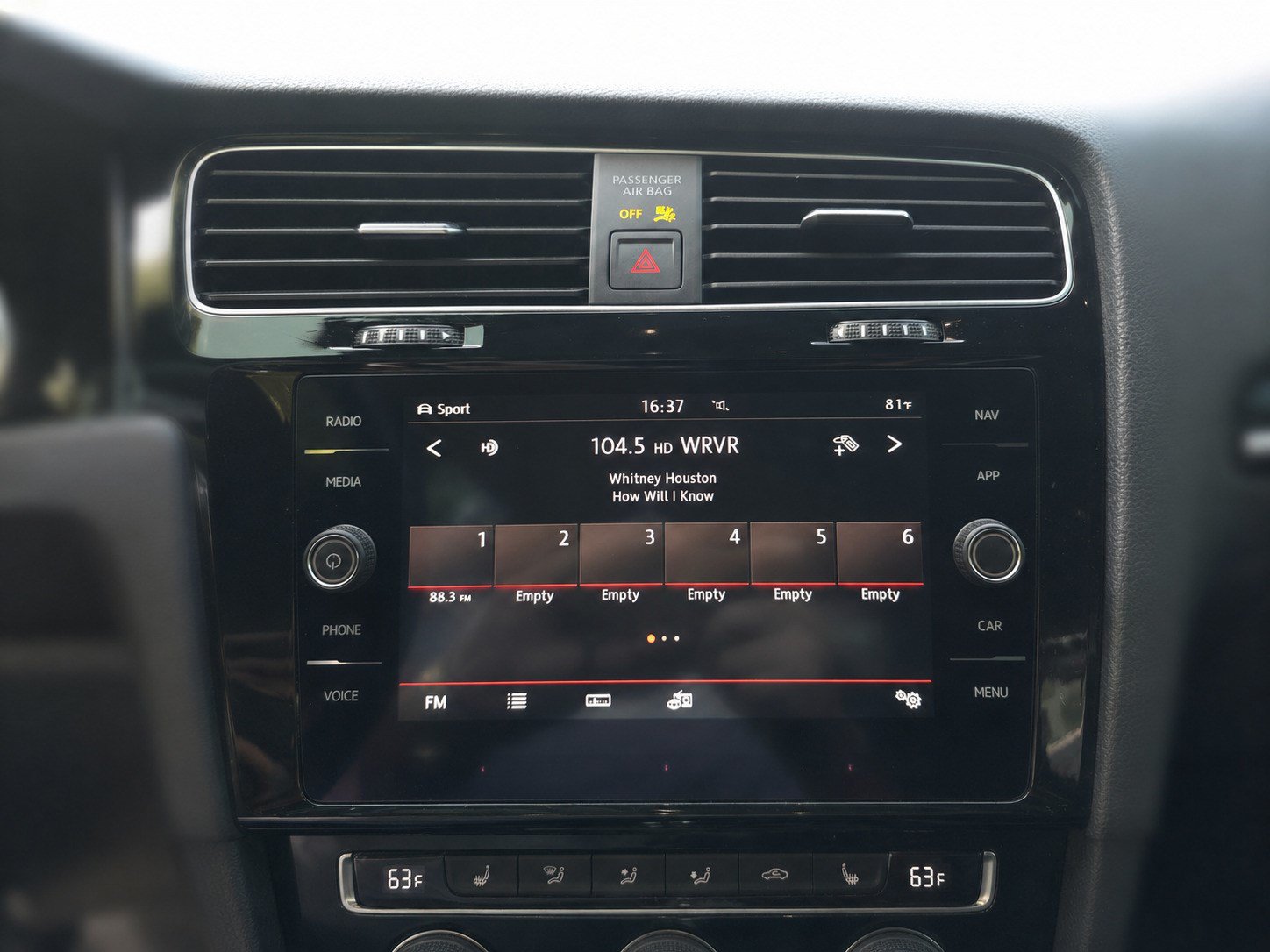 Used 2019 Volkswagen Golf 4-Door FWD image 21