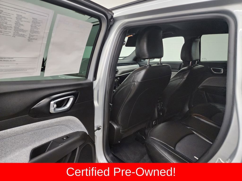 Certified 2025 Jeep Compass Latitude image 22