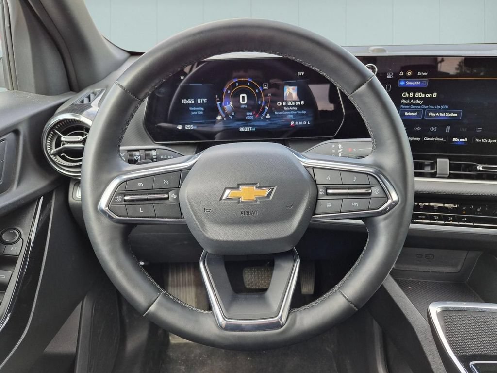 Used 2025 Chevrolet Equinox LT FWD image 18
