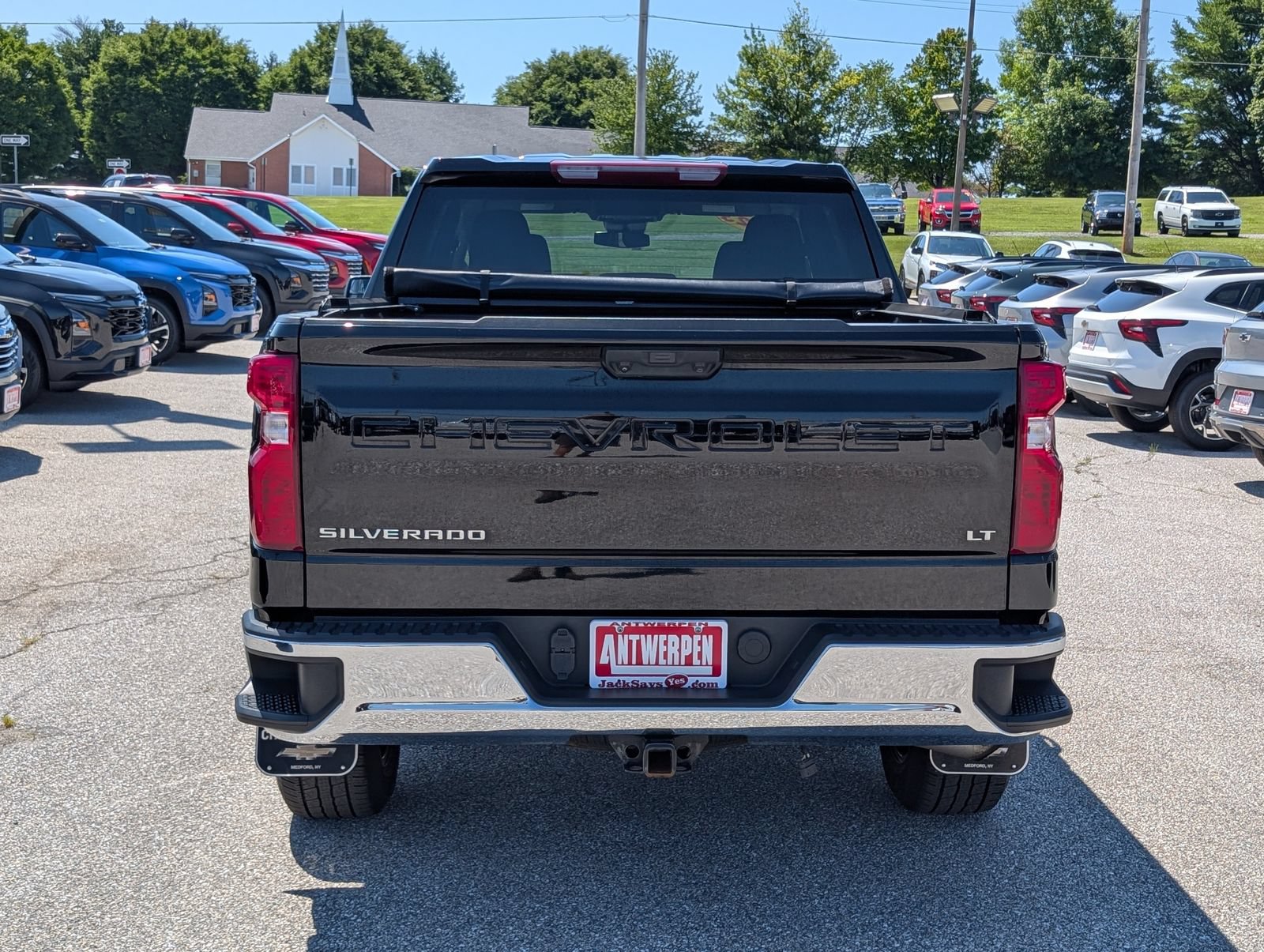 Used 2023 Chevrolet Silverado 1500 LT AWD/4WD image 4