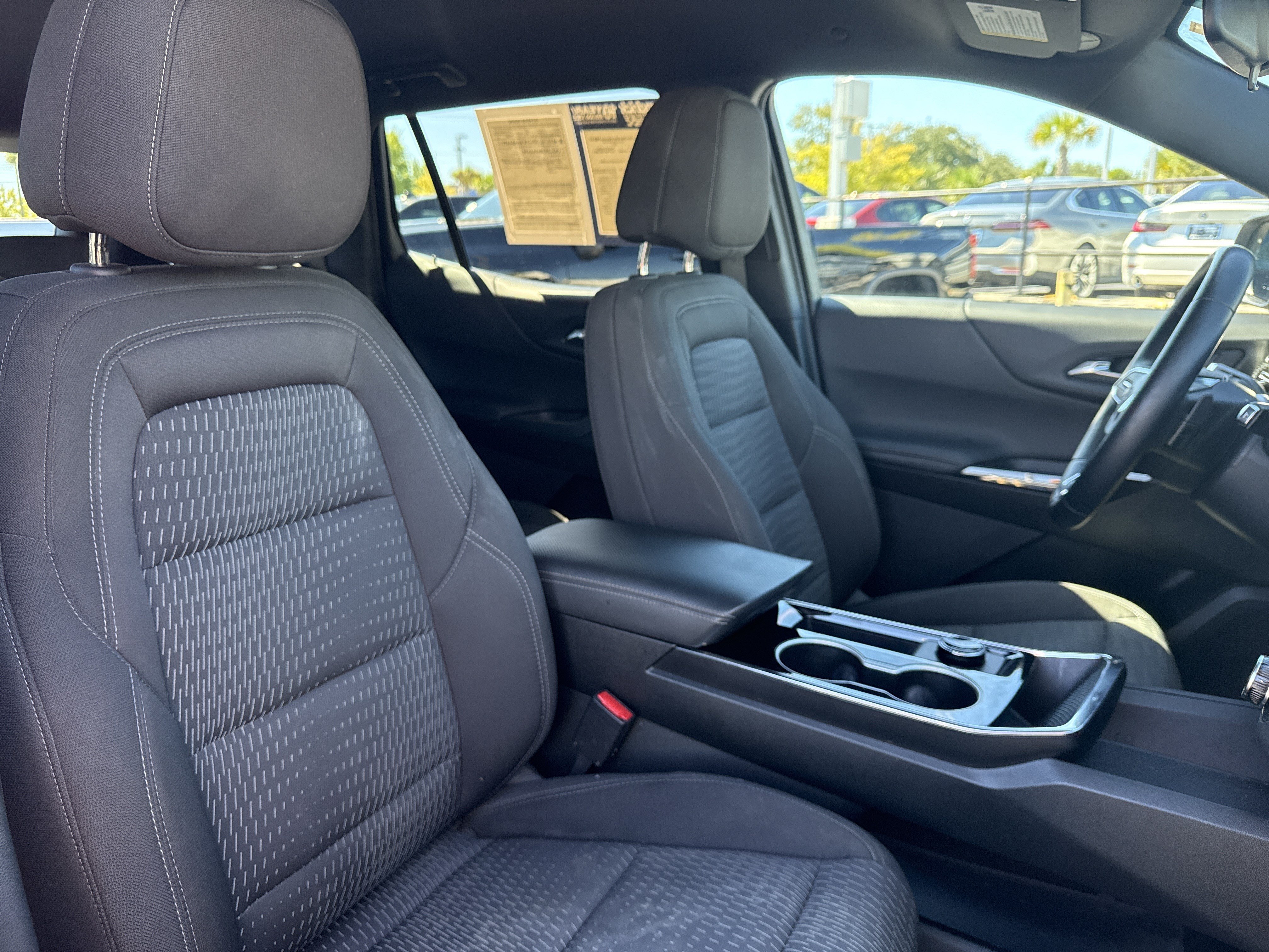 Used 2026 Chevrolet Equinox LT FWD image 32