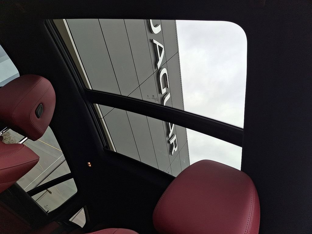 Used 2024 BMW X4 xDrive30i w/ Premium Package image 14