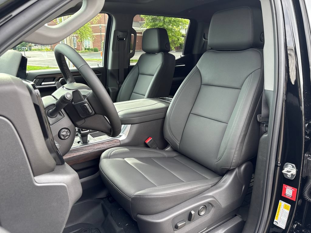New 2026 GMC Sierra 1500 4x4 Crew Cab SLT w/ SLT Convenience Package image 15