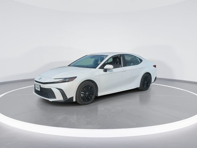Used 2025 Toyota Camry SE FWD image 4