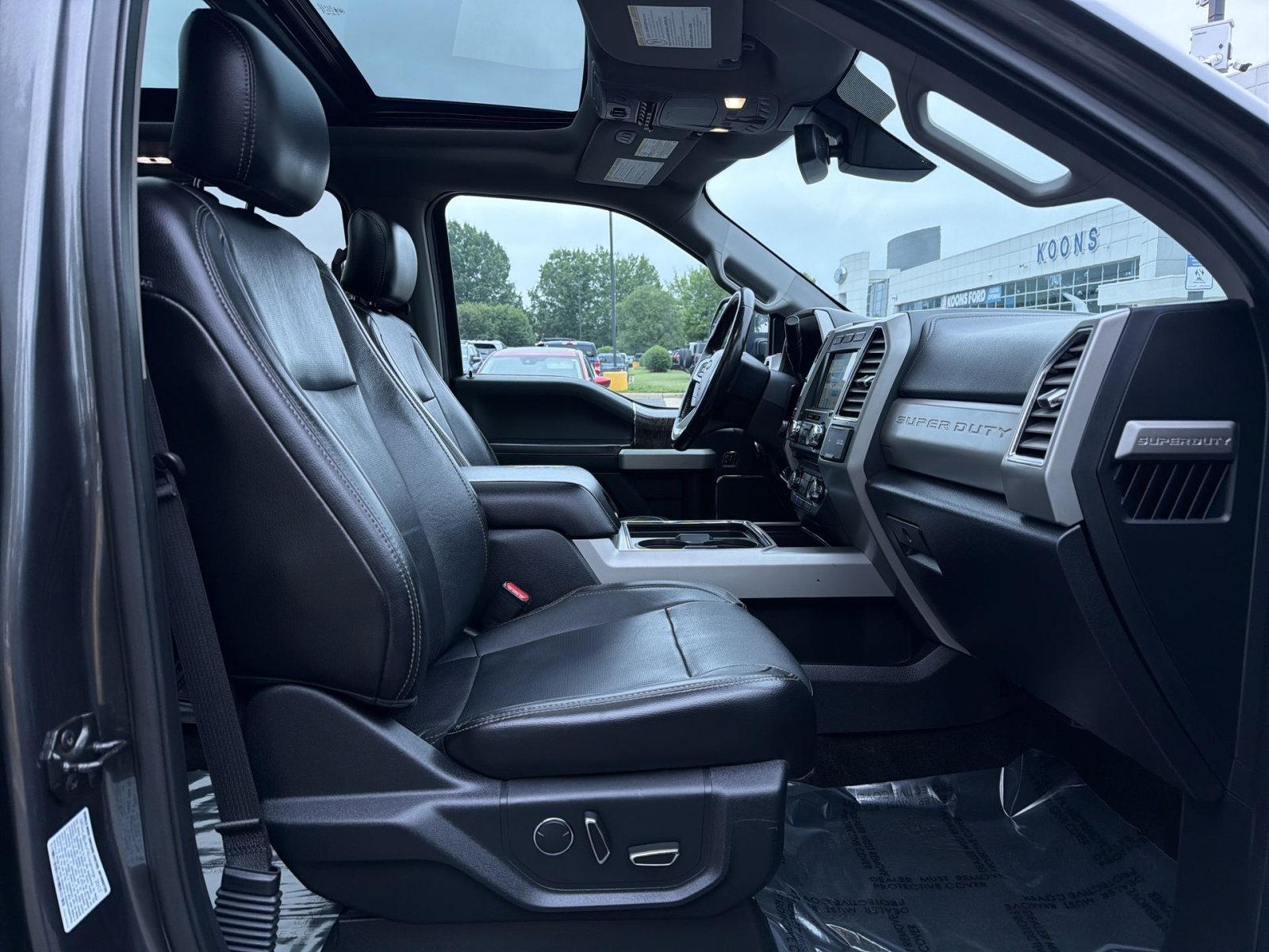 Used 2017 Ford F350 Lariat w/ Lariat Ultimate Package AWD/4WD image 26