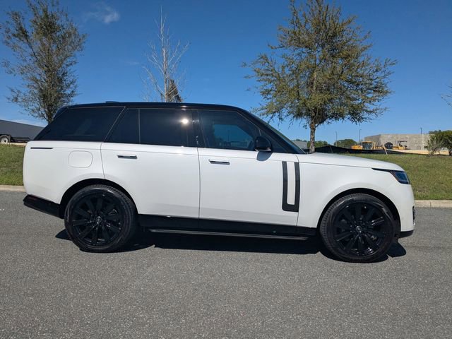 Used 2025 Land Rover Range Rover Autobiography image 4