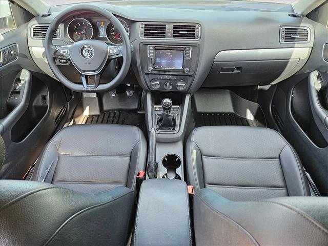 Used 2017 Volkswagen Jetta SE image 17