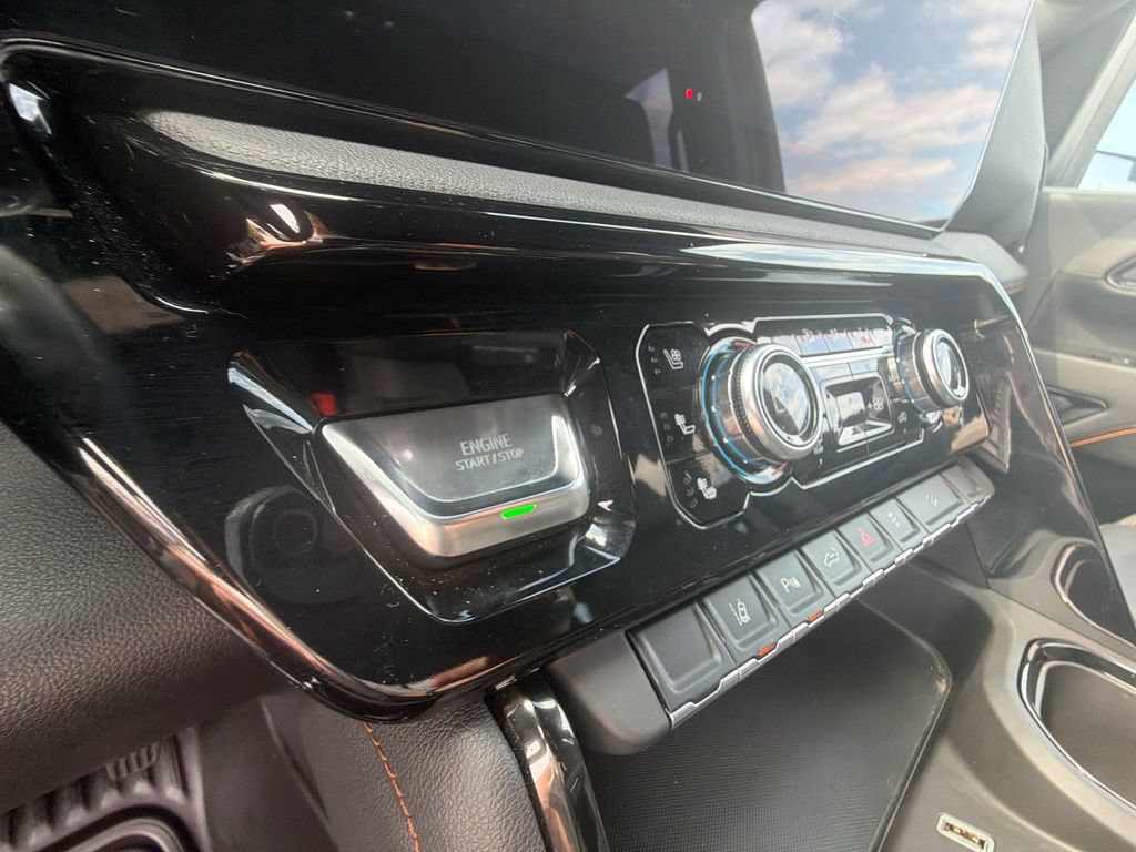 Used 2025 GMC Sierra 2500 AT4 AWD/4WD image 26