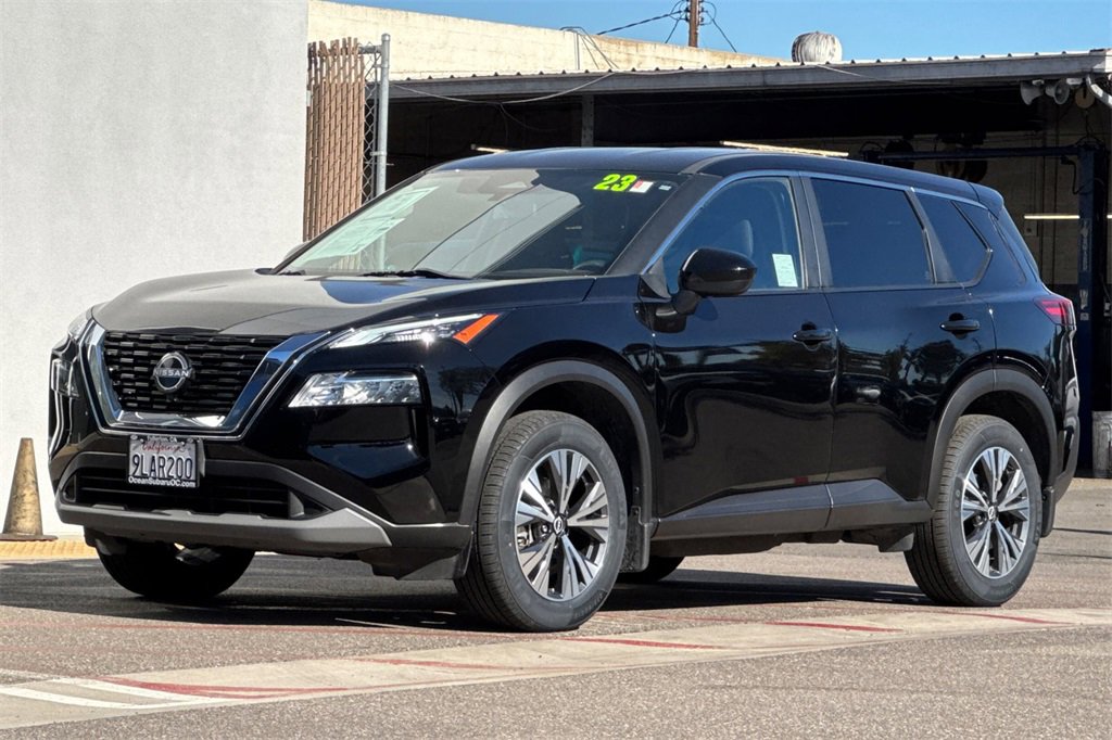 Used 2023 Nissan Rogue SV image 10