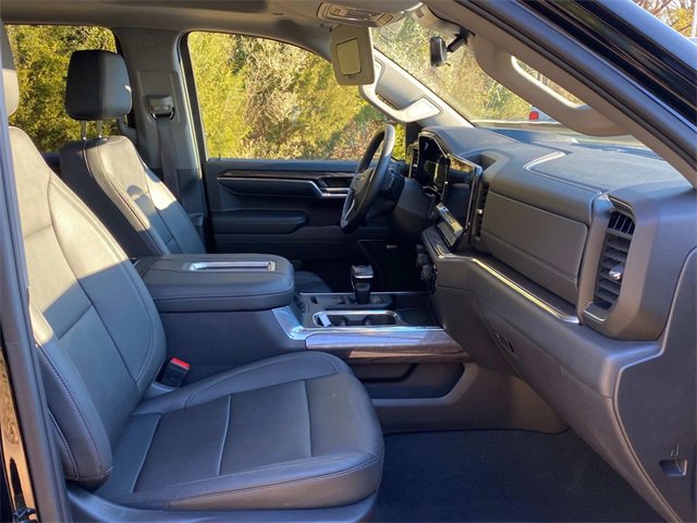 Used 2022 Chevrolet Silverado 1500 LTZ w/ LTZ Premium Package image 36